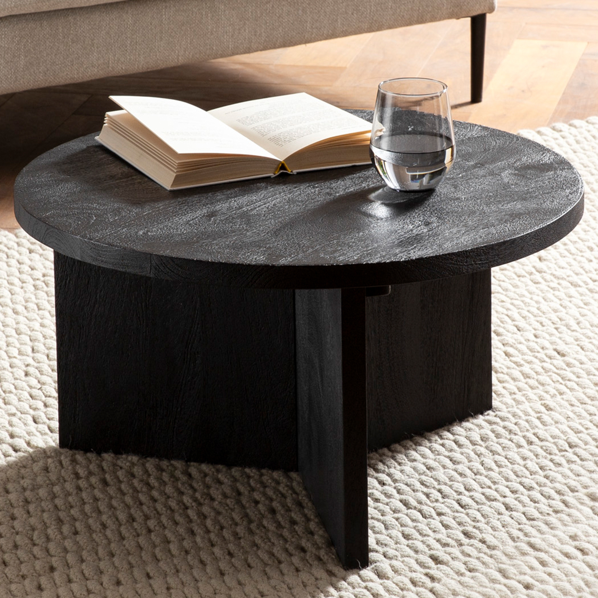 Coffee Table 60x60x33 Cm Mango Solid , Round Living Room , Three-legged Low Modern Coffee Table With Natural Wood Grain