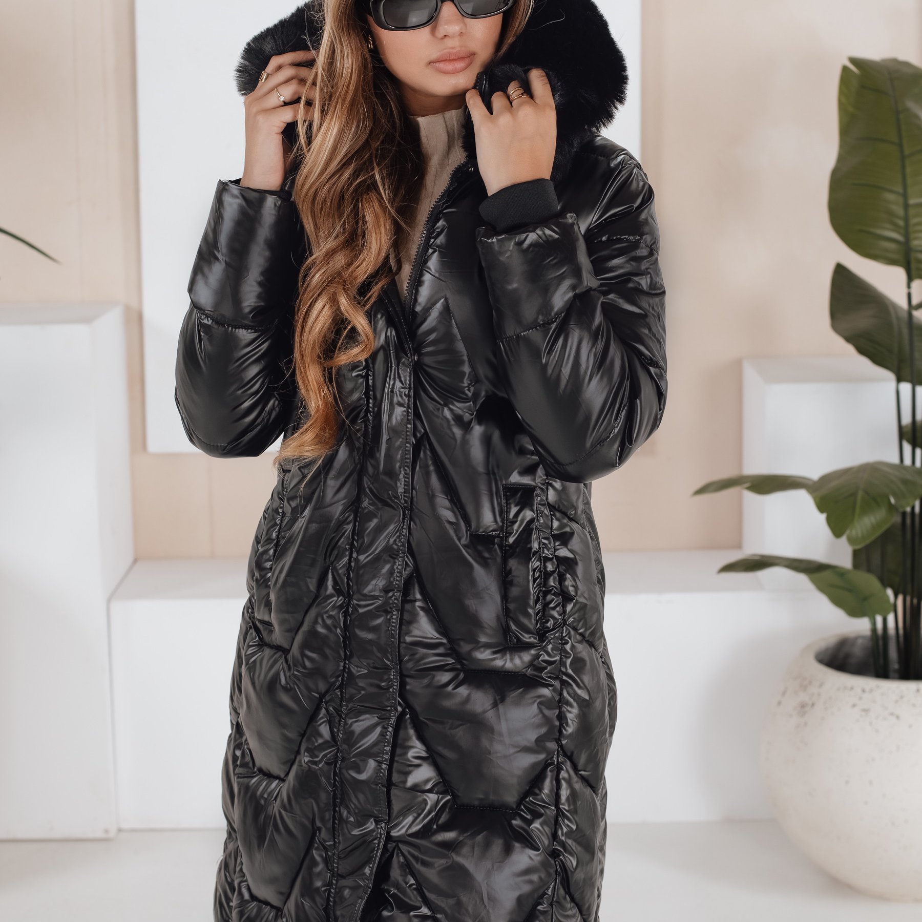 Image of Long Winter Quilted Women's Jacket With Faux Fur, Elegant Polyester-lined Parka, Stylish Outerwear With Hood And Practical Pockets, Comfortable Winter Style For Everyday Wear And Special Occasions