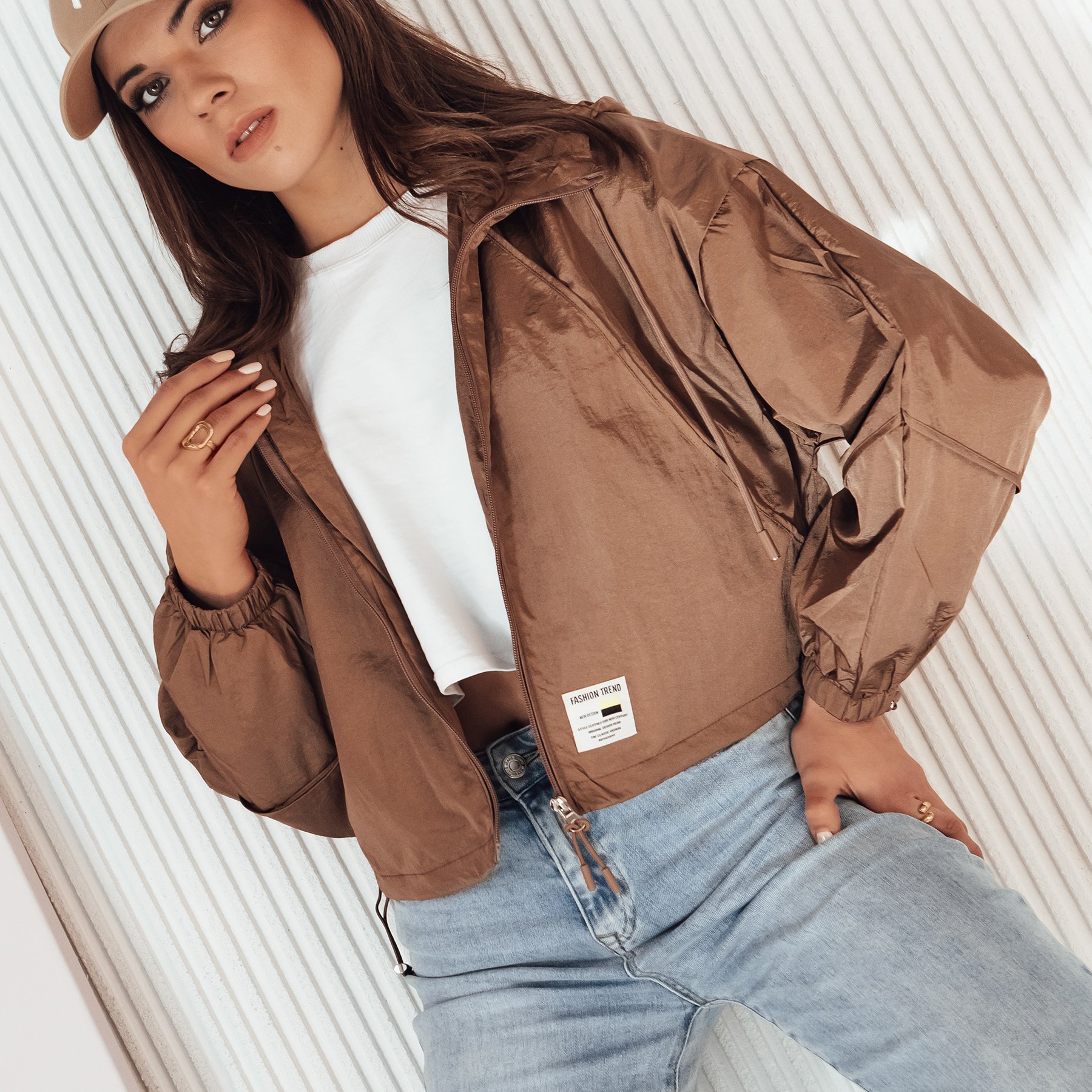 Image of Women's Hooded Jacket, Short Oversized Fit, Zipper Closure, Elastic Waistband For , Lightweight And Practical Outerwear, Perfect For Spring And Fall, Stylish Addition To Casual Everyday Outfits