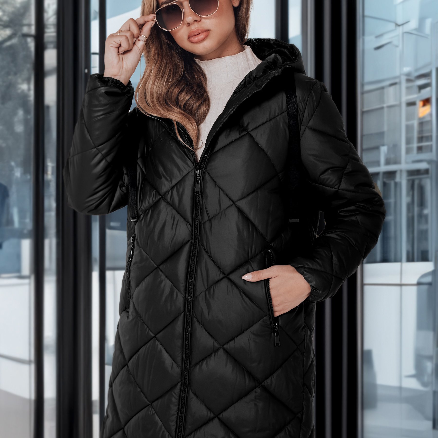 Image of Women's Winter Puffer Jacket With A Hood And Zipper, Made Of Durable Polyester, With Practical Pockets And A Cut Providing And Stylish Look For Everyday And On Days.