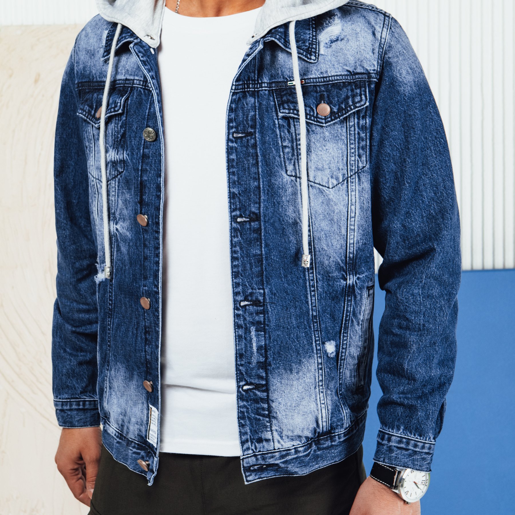 Men's Denim Jacket With Detachable Hood And Distressed Details – Stylish Cotton Jacket In A , Wear And Urban Styling