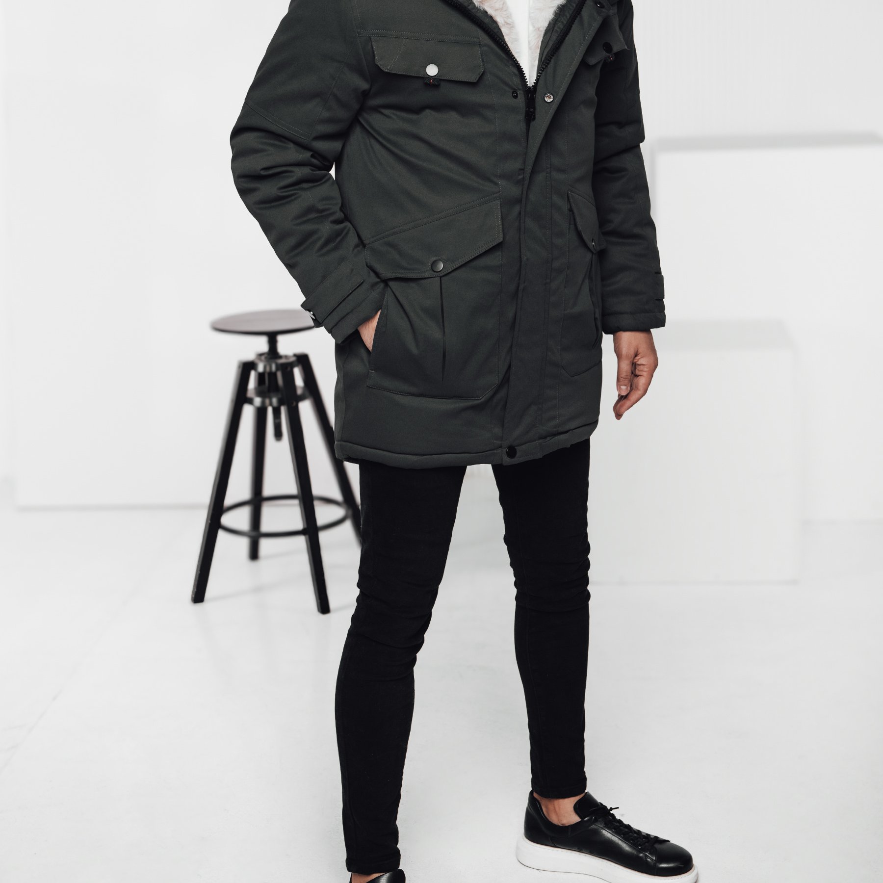 Image of Men's Quilted Parka Jacket With A Hood And Faux Fur Collar, A Practical Model With Multiple Pockets, A Comfortable Jacket For Everyday Urban Styling, With A Lining And Zipper Closure With Snaps