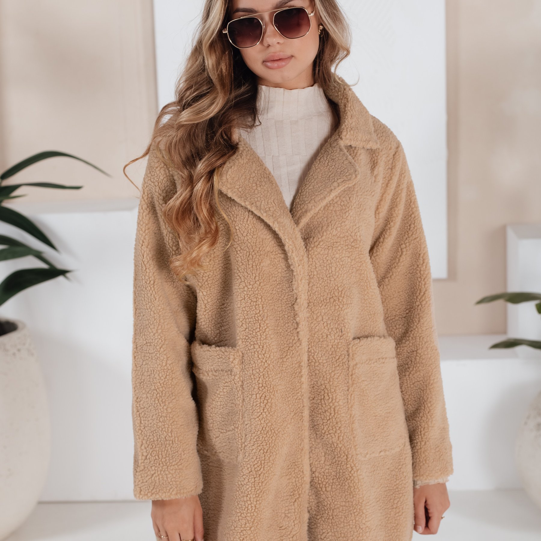 Image of Women's Winter Coat Made Of Faux Fur With Collar And Practical Pockets, Elegant Oversize Teddy Coat Mid-thigh Length, Stylish Coat For Days With Soft Trim And Polyester Lining, 0758