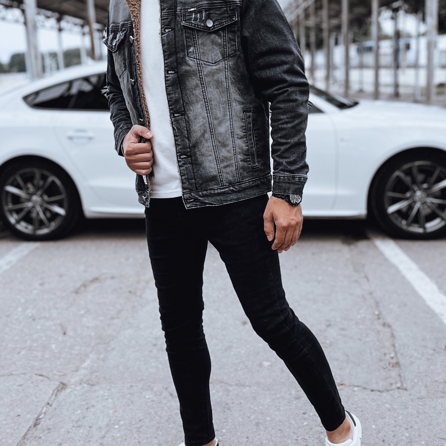 Men's Insulated Denim Jacket With Artificial Fur, Stylish Denim Model With Buttons And Pockets, With Soft Lining, Urban Stylizations, Durable Jacket Combining With Comfort.