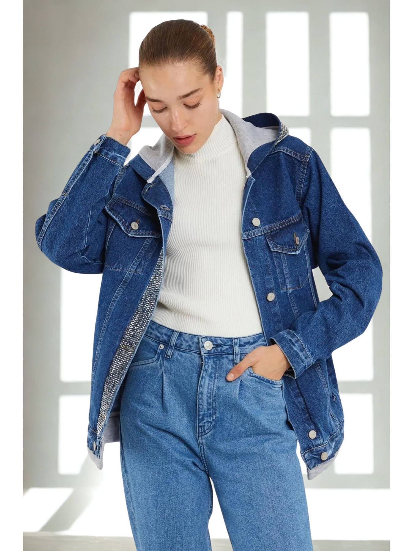 Kadın Oversize Taşlı Kapşonlu Kırmızı Kot Mont