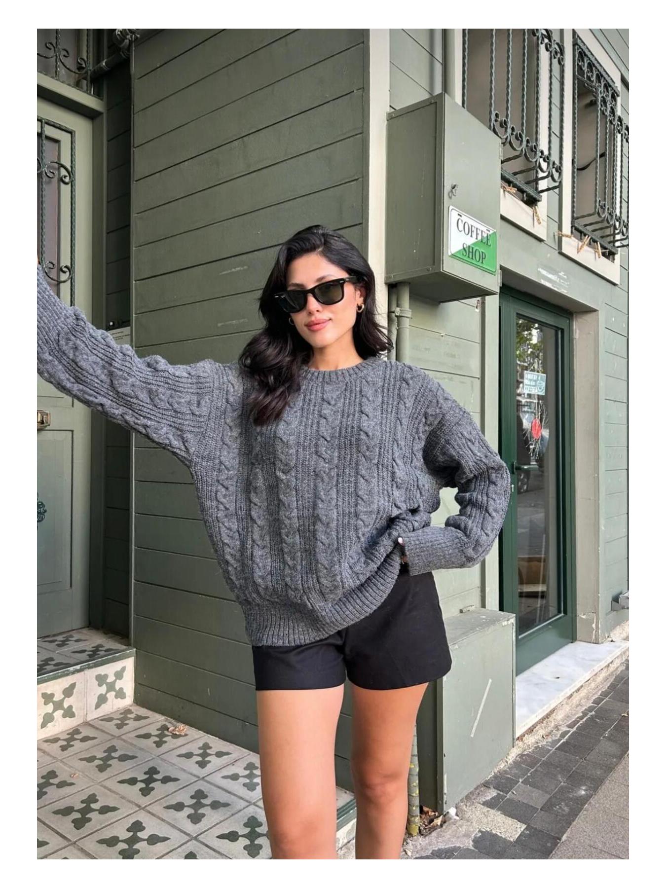داغونز دجنز سترة نسائية محبوكة برقبة مضفرة وملمس ناعم تفاصيل المنتج 21