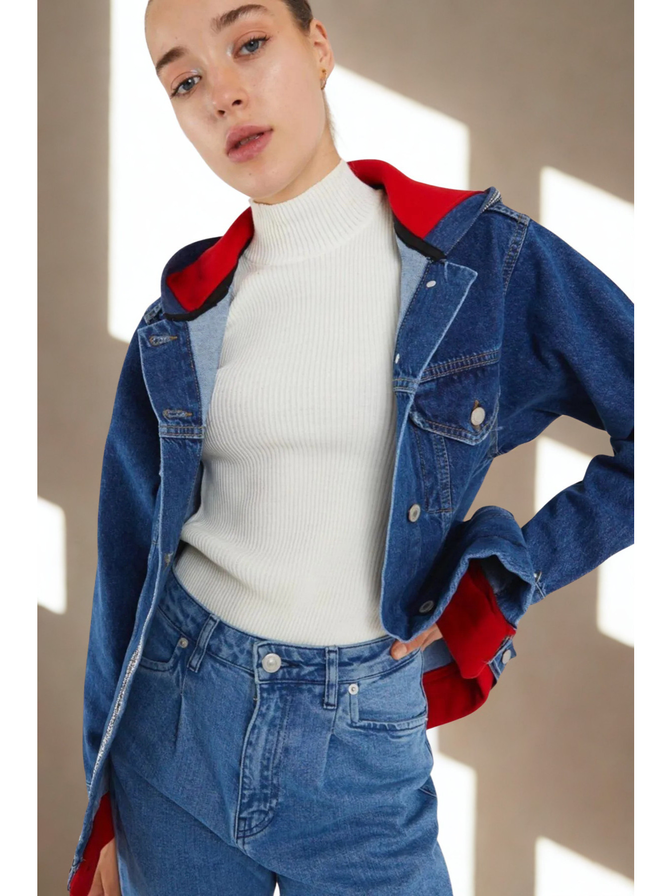 Kadın Oversize Taşlı Kapşonlu Kırmızı Kot Mont