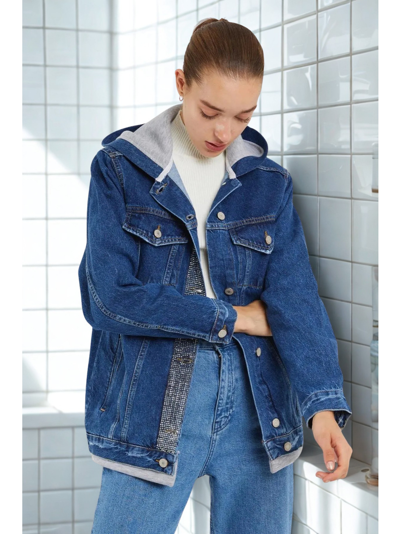 Kadın Oversize Taşlı Kapşonlu Kırmızı Kot Mont