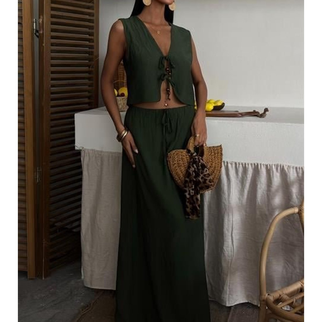 Yelek Önden Bağlamalı Uzun Etekli Takım 10192: retailer-supplied image