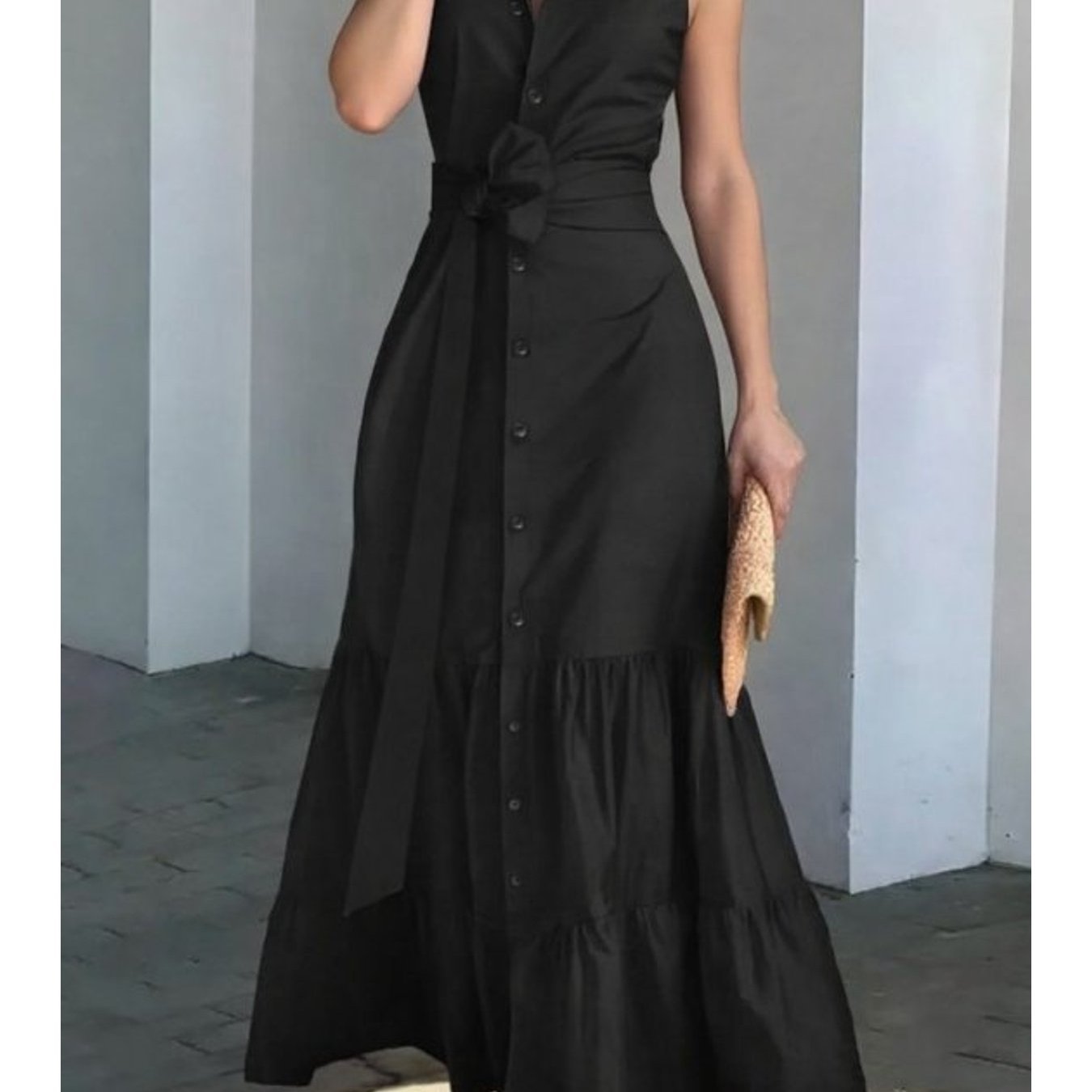 Kadın Kolsuz Yaka Onu Düğmeli Belden Kuşaklı Uzun Trikoton Elbise: retailer-supplied image